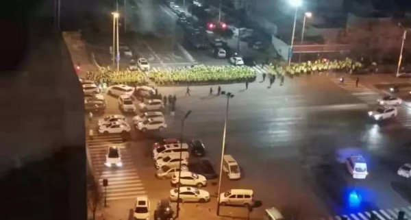 屹立的锦天人